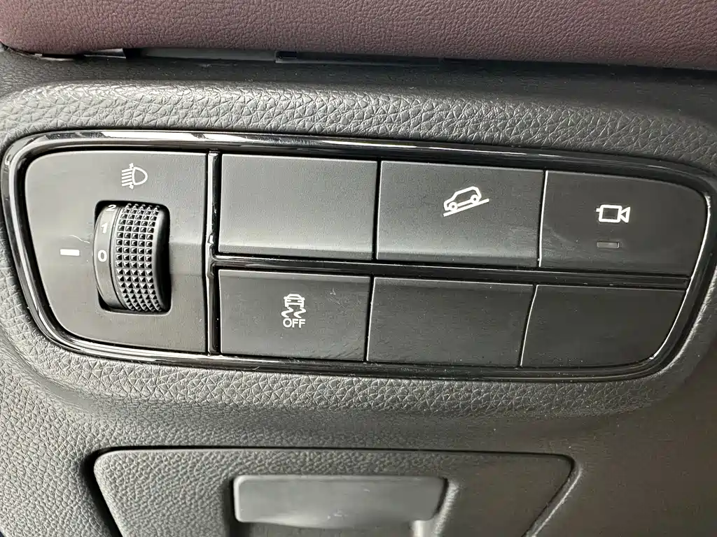 GAC Motor Trumpchi M6 — фото 13