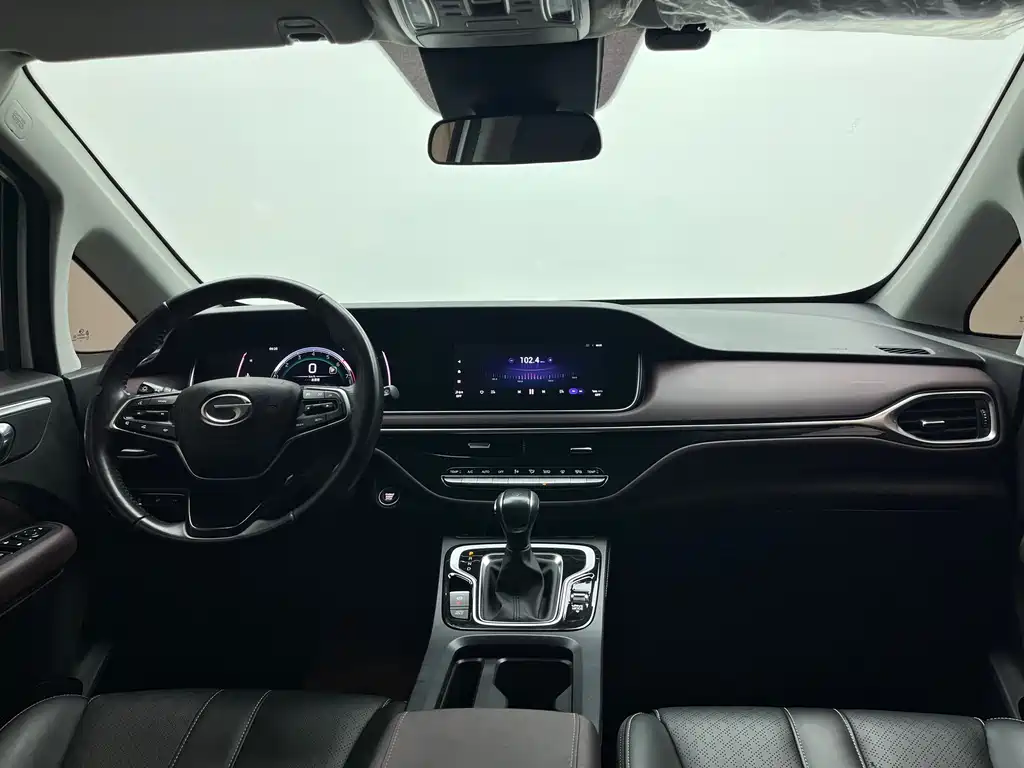 GAC Motor Trumpchi M6 — фото 10
