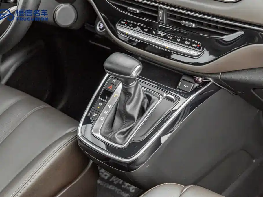 GAC Motor Trumpchi M6 — фото 20