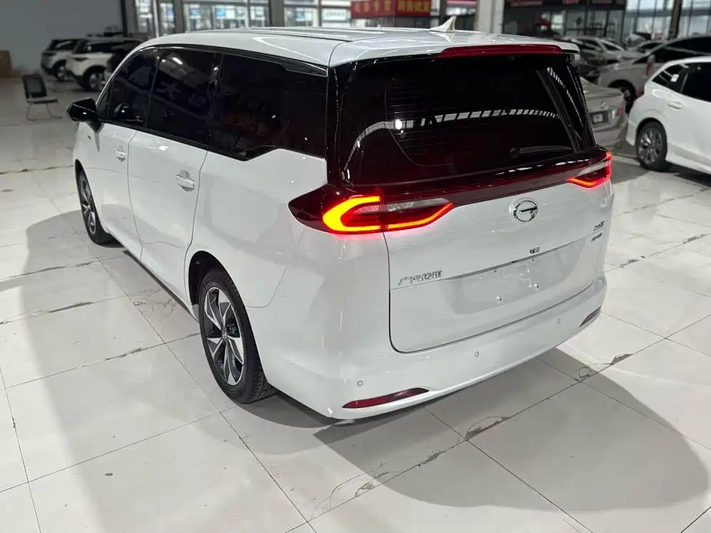 GAC Motor Trumpchi M6 — фото 14