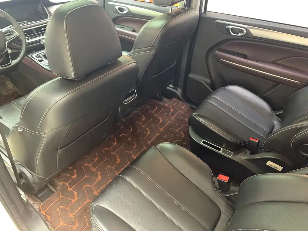 GAC Motor Trumpchi M6 — фото 10