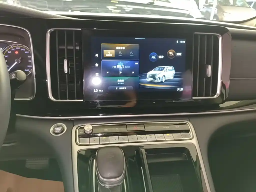 GAC Motor Trumpchi M8 — фото 13