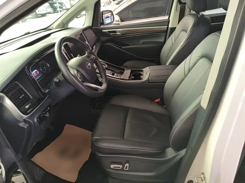 GAC Motor Trumpchi M8 — фото 15