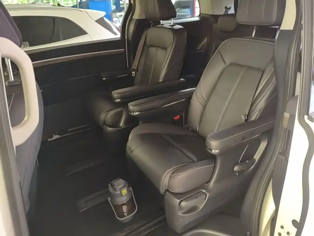GAC Motor Trumpchi M8 — фото 17