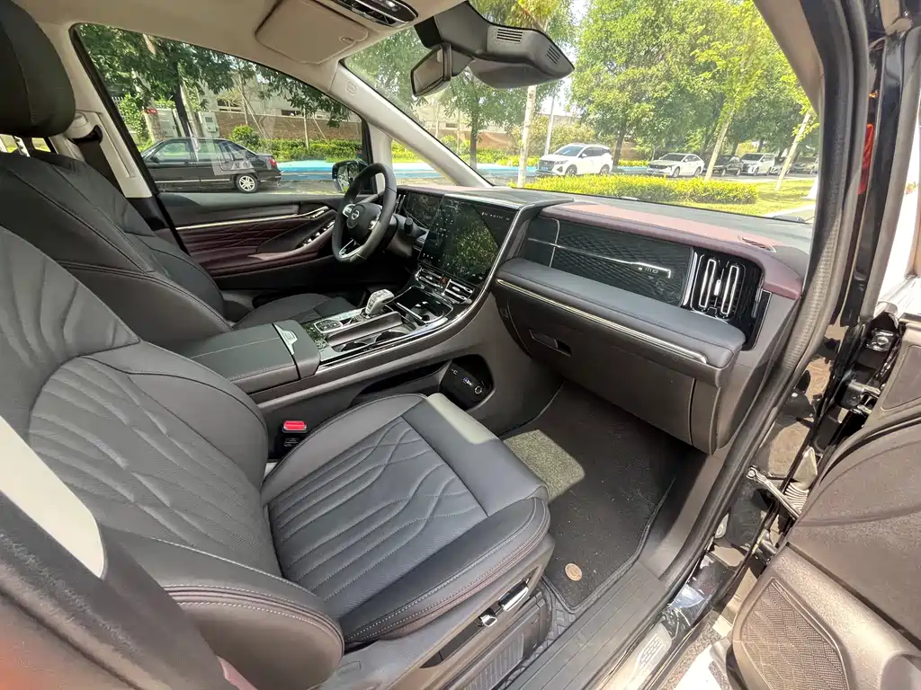 GAC Motor Trumpchi M8 — фото 14