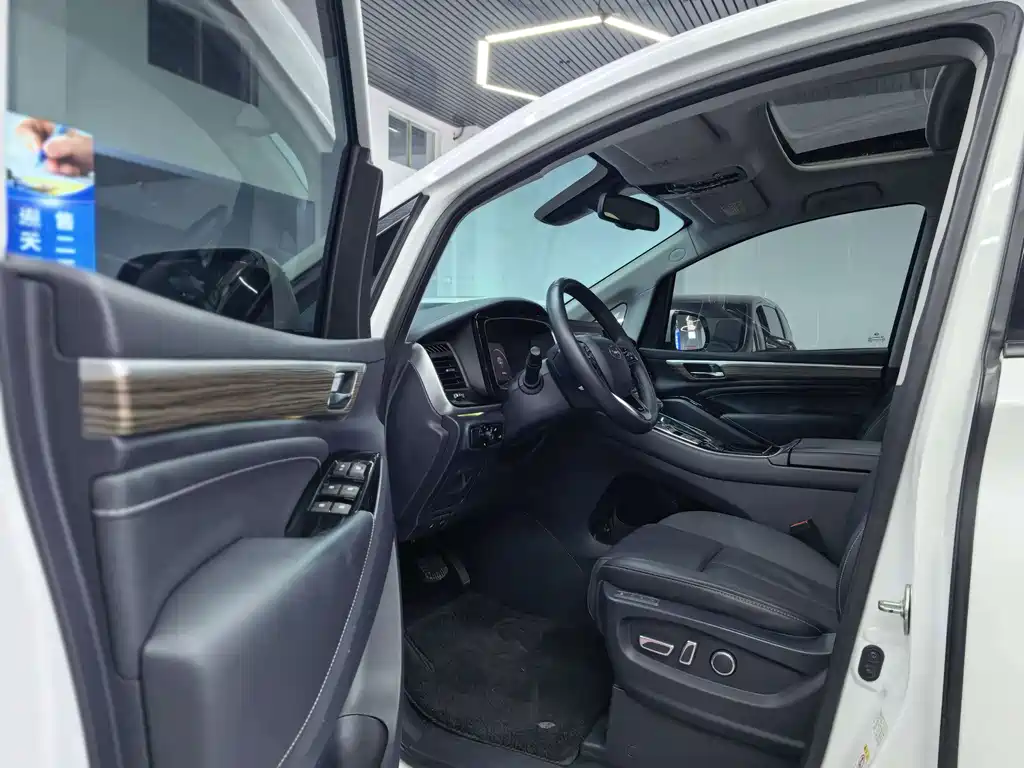 GAC Motor Trumpchi M8 — фото 4