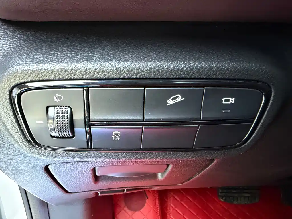 GAC Motor Trumpchi M6 — фото 10