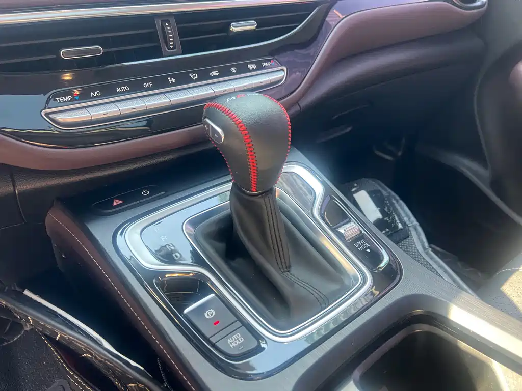 GAC Motor Trumpchi M6 — фото 13