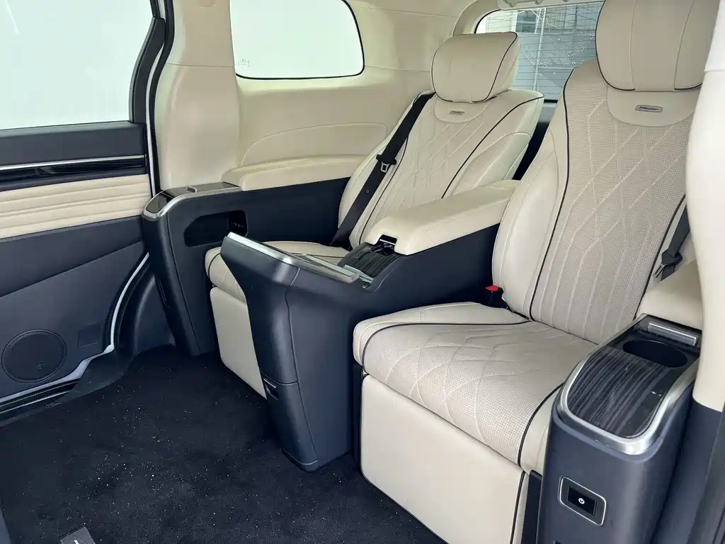 GAC Motor Trumpchi M8 — фото 9