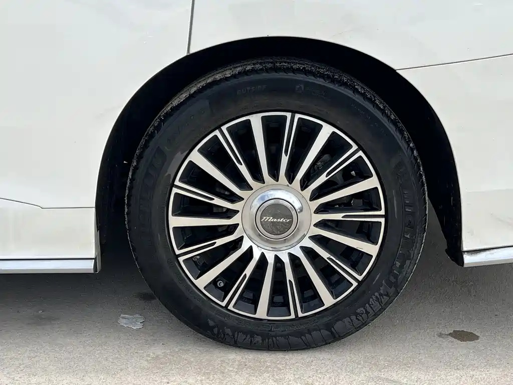 GAC Motor Trumpchi M8 — фото 10