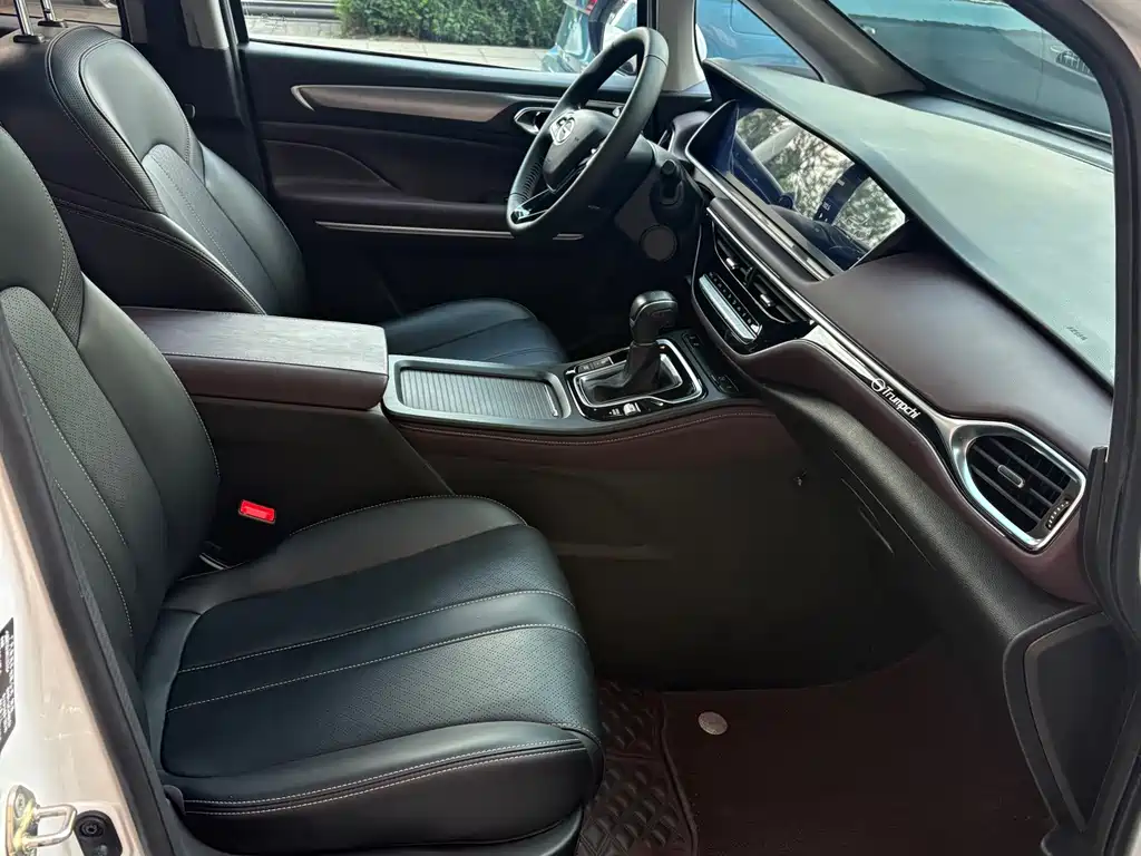 GAC Motor Trumpchi M6 — фото 22