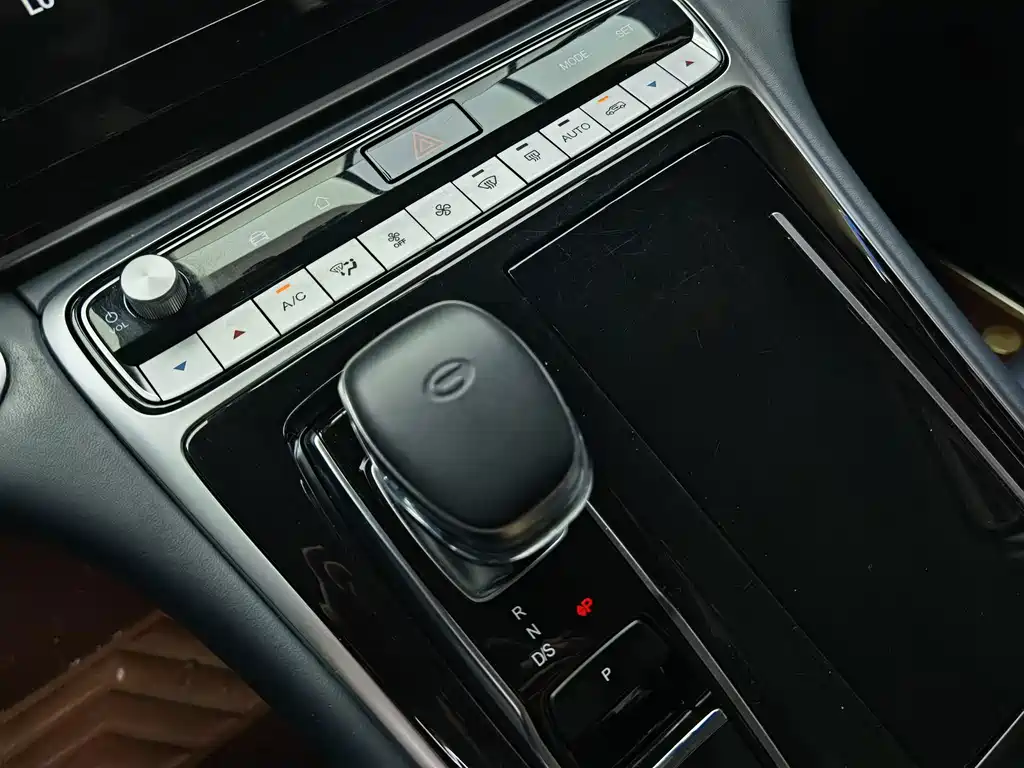 GAC Motor Trumpchi M8 — фото 13