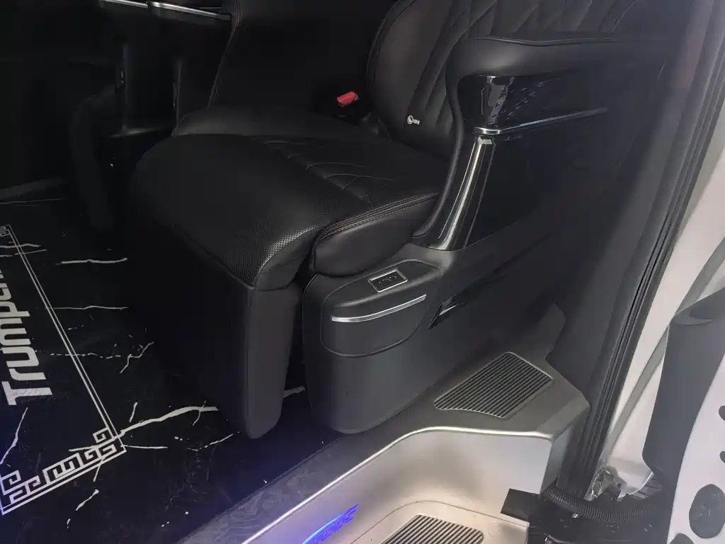 GAC Motor Trumpchi M8 — фото 11