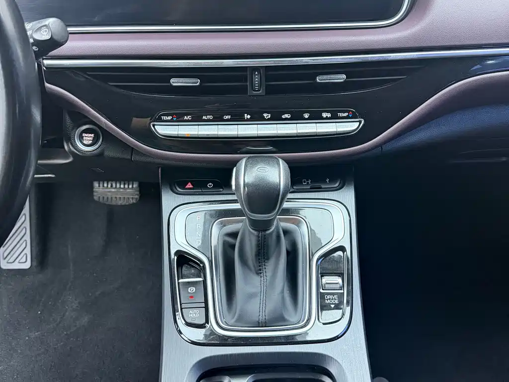 GAC Motor Trumpchi M6 — фото 11
