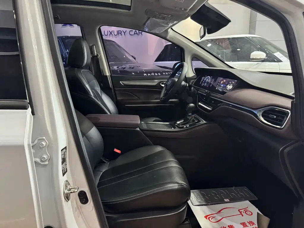 GAC Motor Trumpchi M6 — фото 12