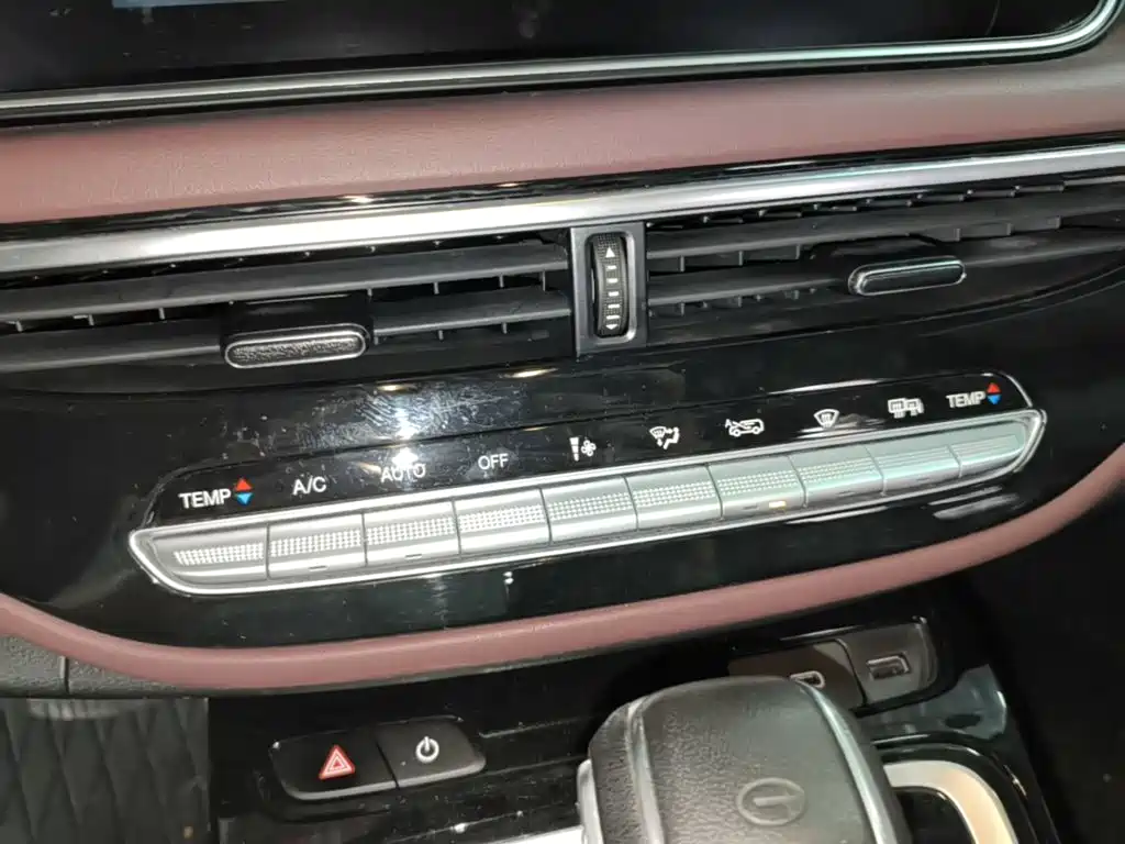 GAC Motor Trumpchi M6 — фото 13