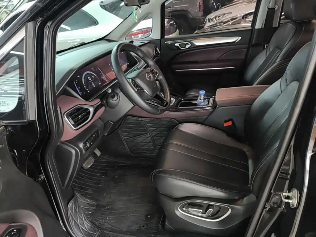 GAC Motor Trumpchi M6 — фото 15