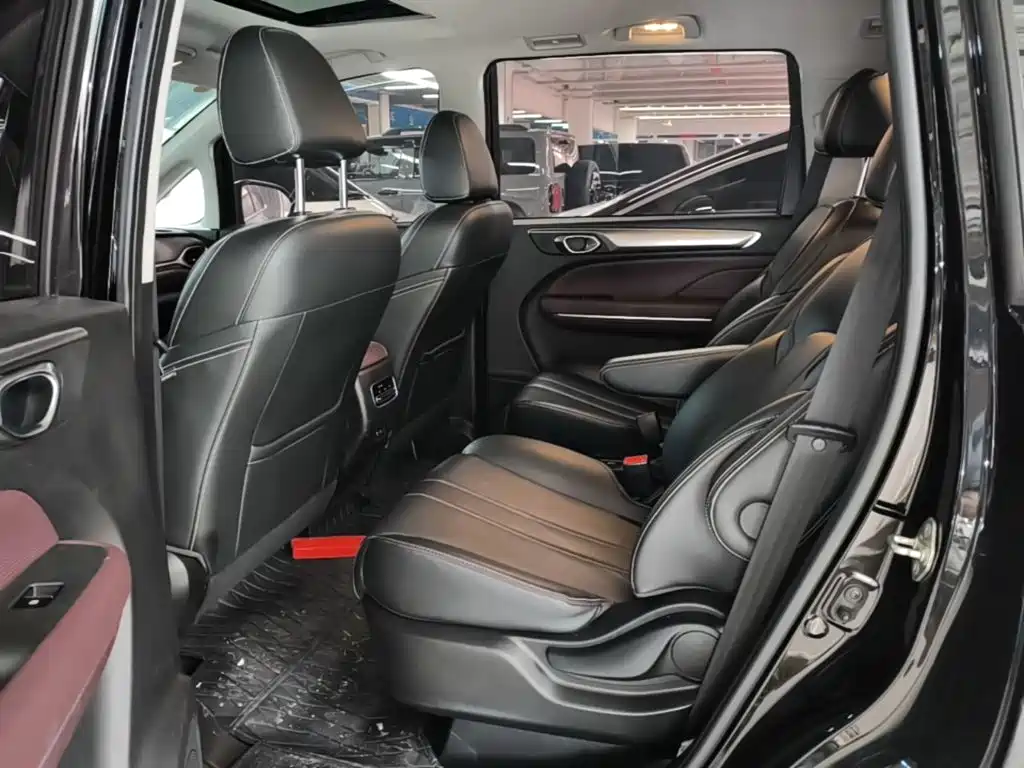 GAC Motor Trumpchi M6 — фото 17