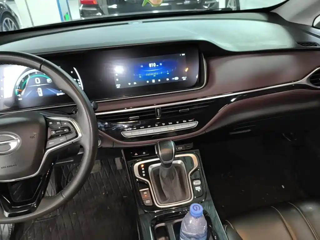 GAC Motor Trumpchi M6 — фото 10
