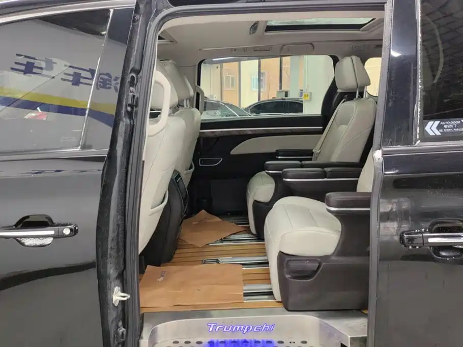 GAC Motor Trumpchi M8 — фото 11