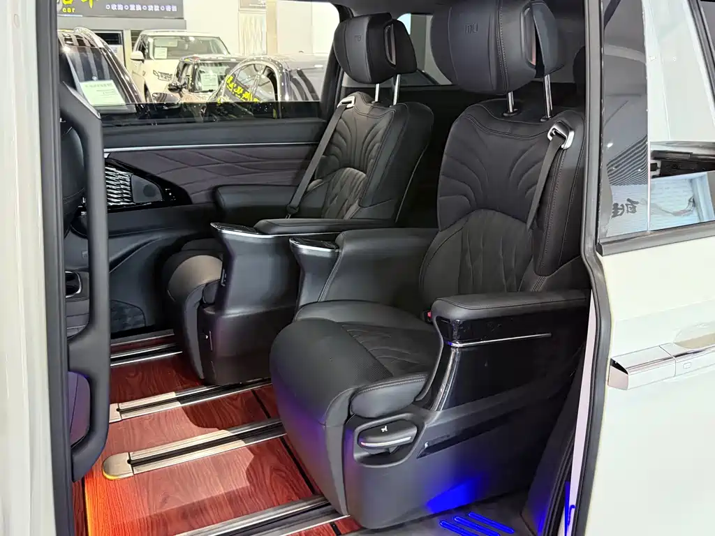 GAC Motor Trumpchi M8 — фото 7