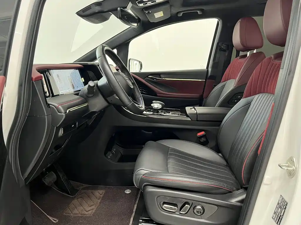 GAC Motor Trumpchi M8 — фото 4