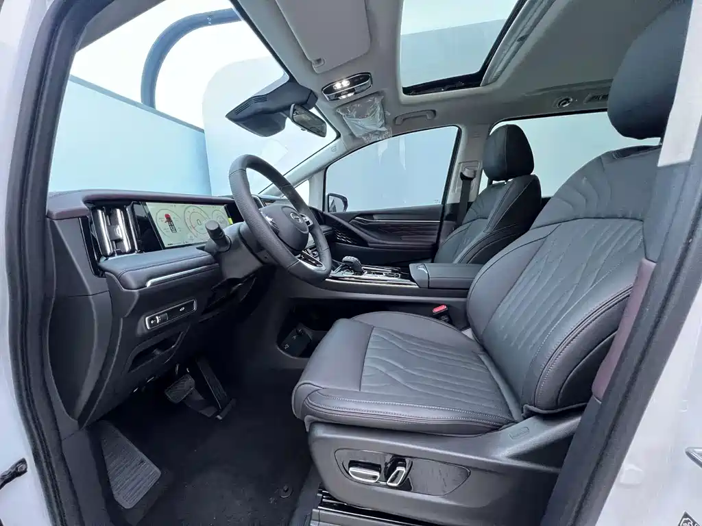 GAC Motor Trumpchi M8 — фото 11