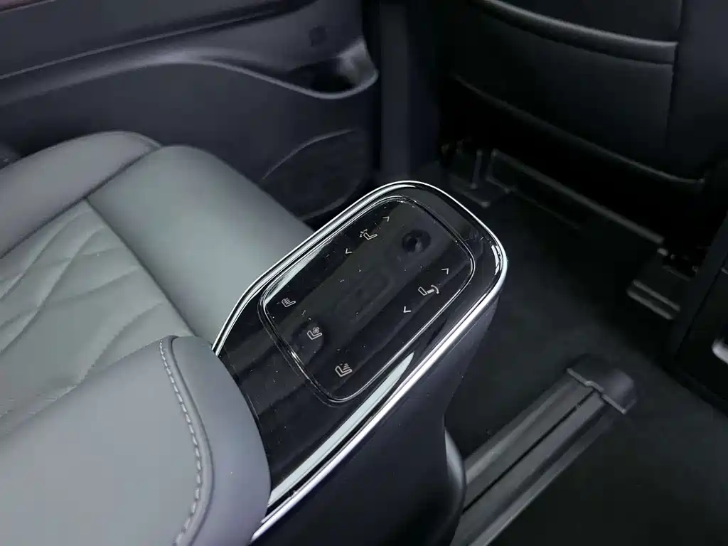 GAC Motor Trumpchi M8 — фото 14
