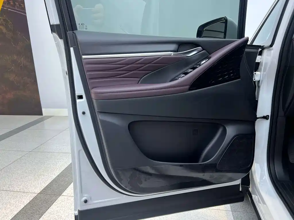 GAC Motor Trumpchi M8 — фото 9