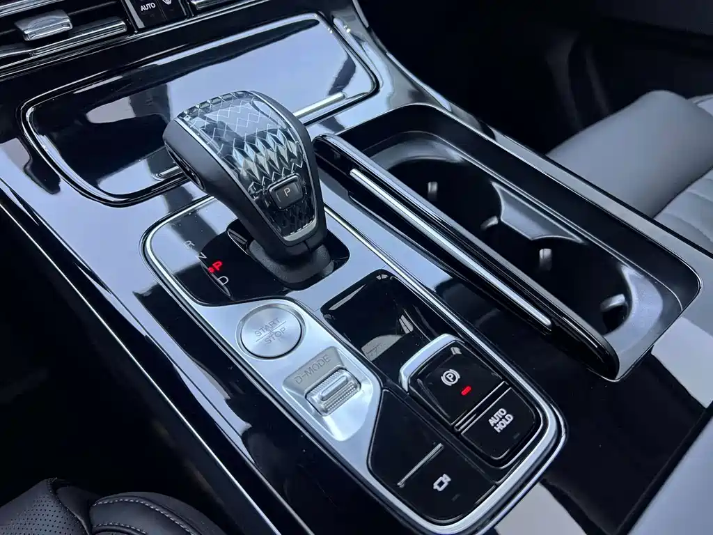 GAC Motor Trumpchi M8 — фото 10