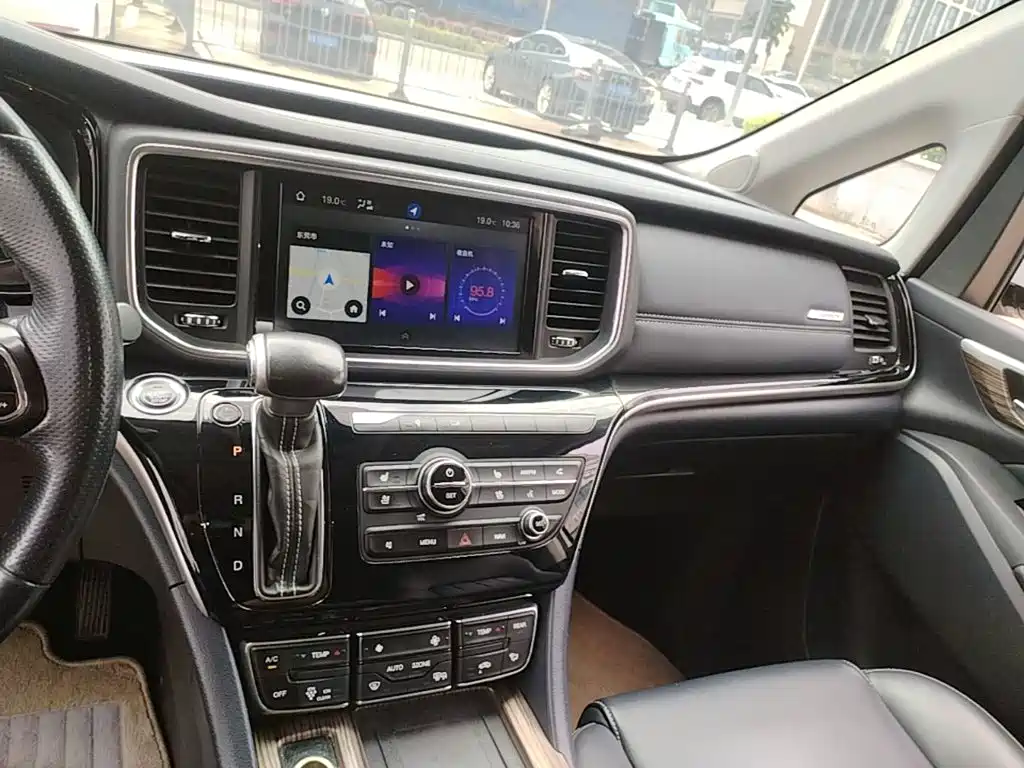 GAC Motor Trumpchi M8 — фото 13