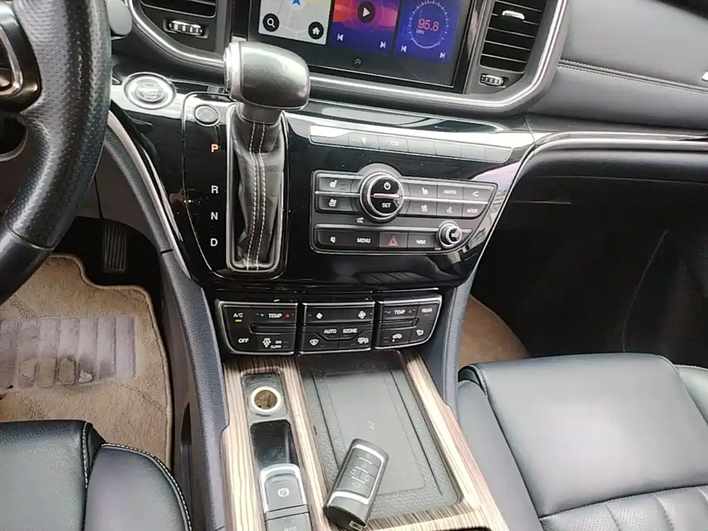 GAC Motor Trumpchi M8 — фото 14