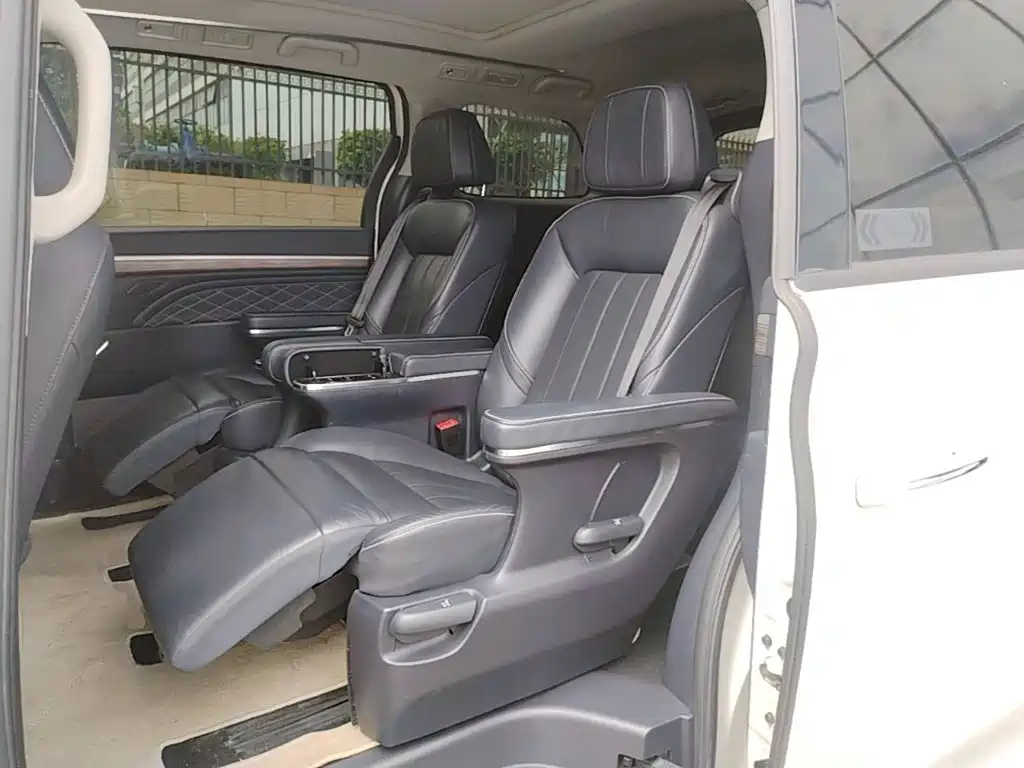GAC Motor Trumpchi M8 — фото 17