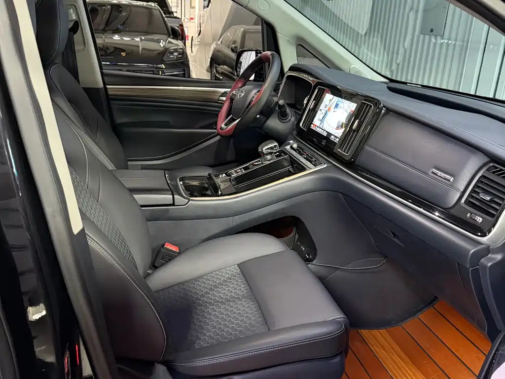 GAC Motor Trumpchi M8 — фото 18