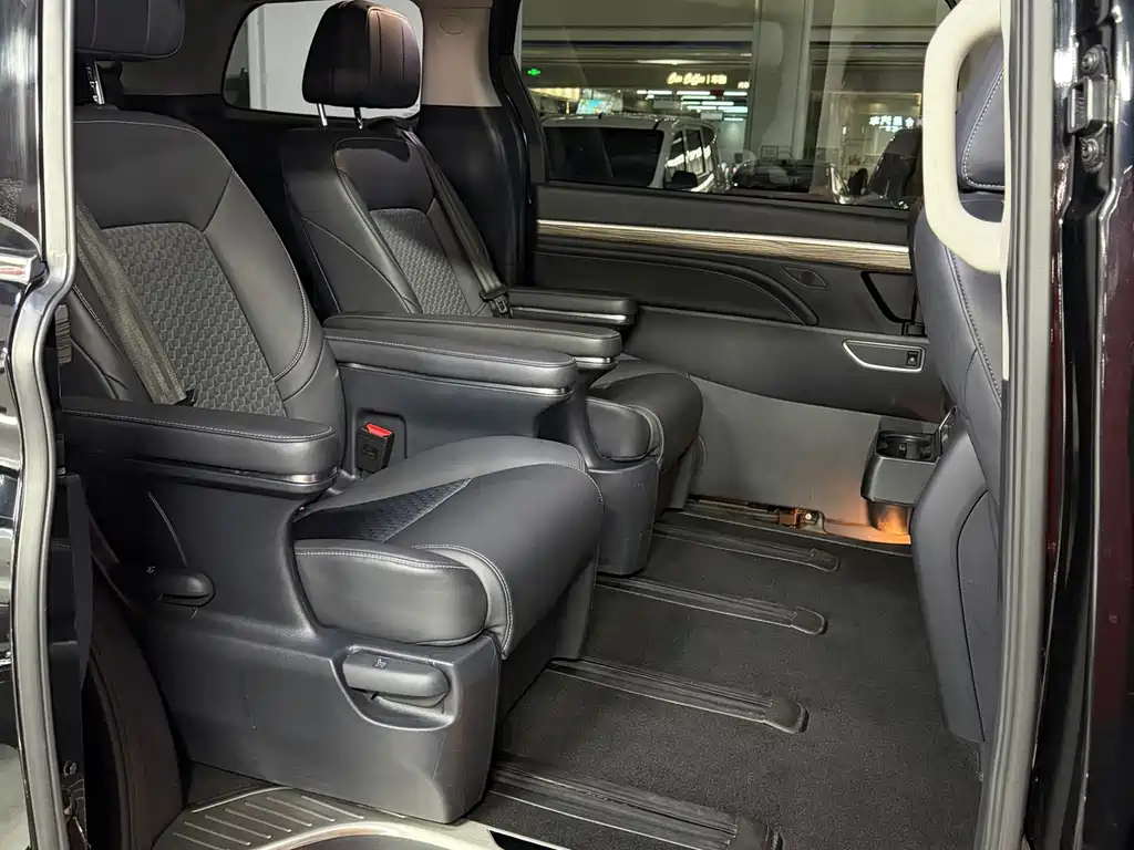 GAC Motor Trumpchi M8 — фото 19