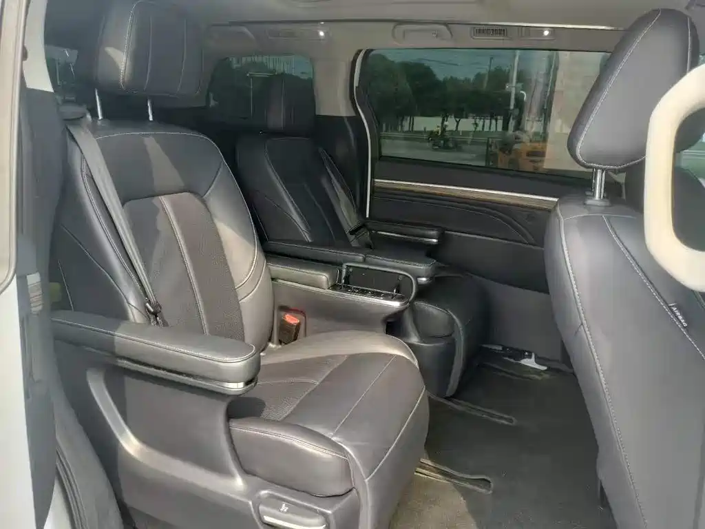GAC Motor Trumpchi M8 — фото 13