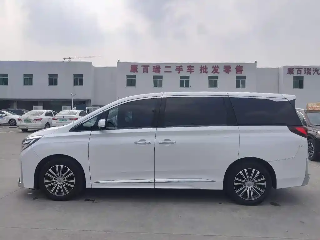 GAC Motor Trumpchi M8 — фото 8