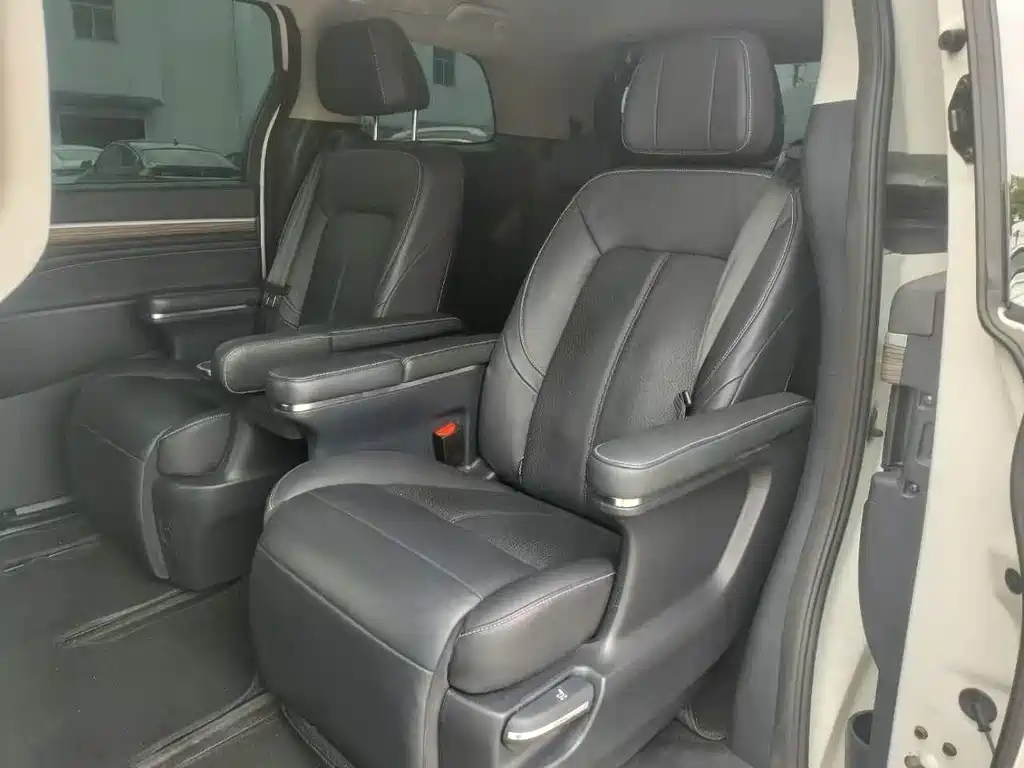 GAC Motor Trumpchi M8 — фото 10