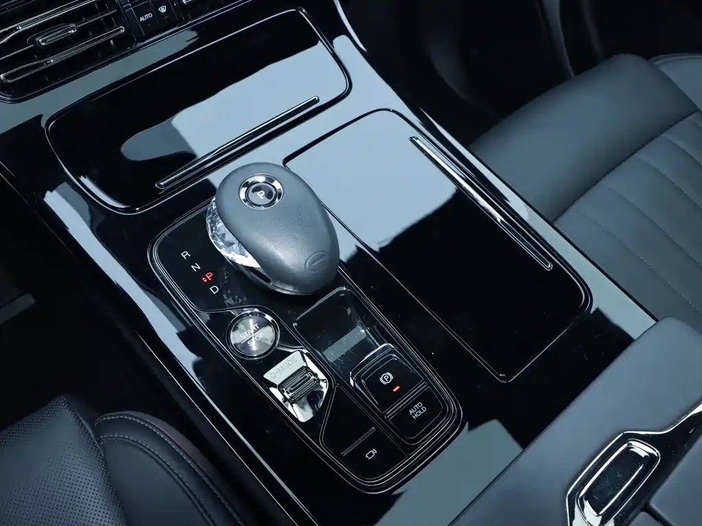 GAC Motor Trumpchi M8 — фото 23