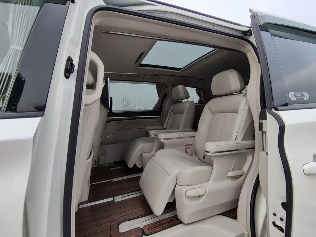 GAC Motor Trumpchi M8 — фото 8