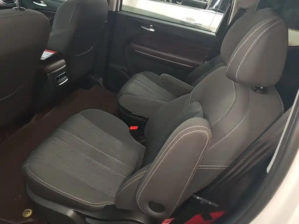 GAC Motor Trumpchi M6 — фото 17