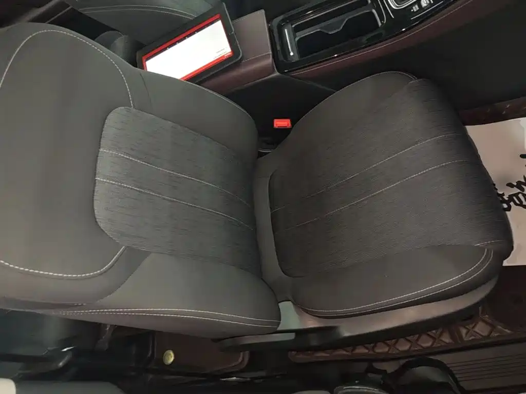 GAC Motor Trumpchi M6 — фото 25