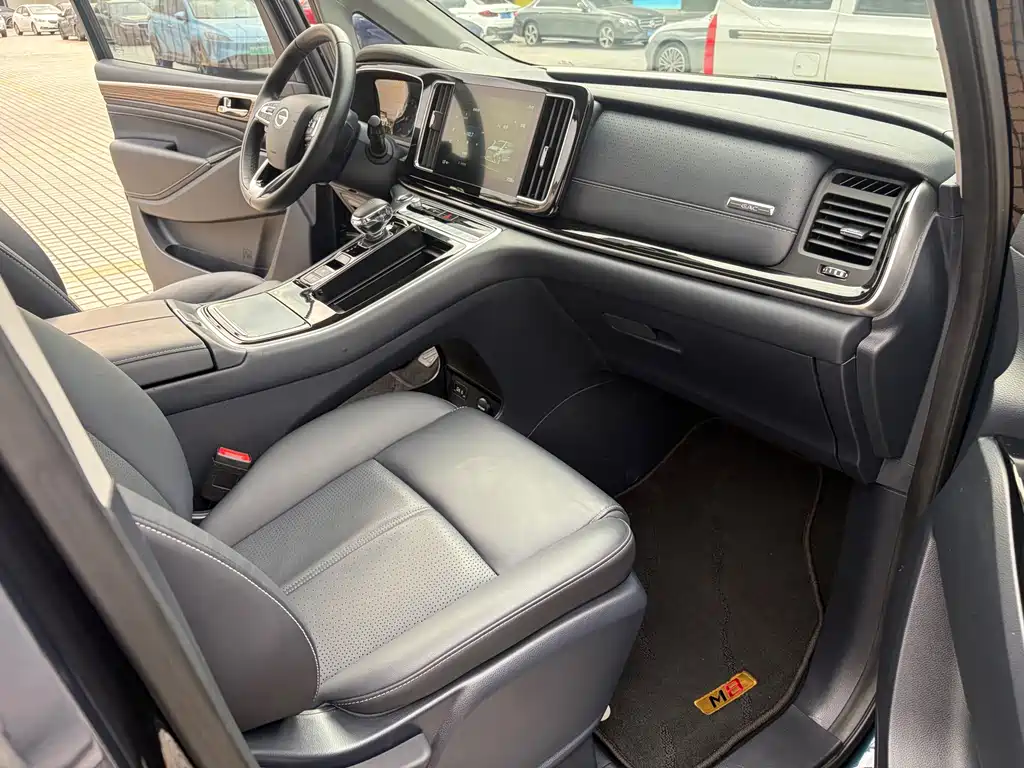 GAC Motor Trumpchi M8 — фото 17