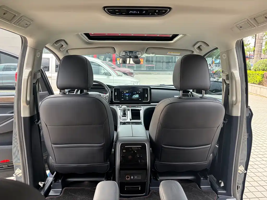 GAC Motor Trumpchi M8 — фото 20