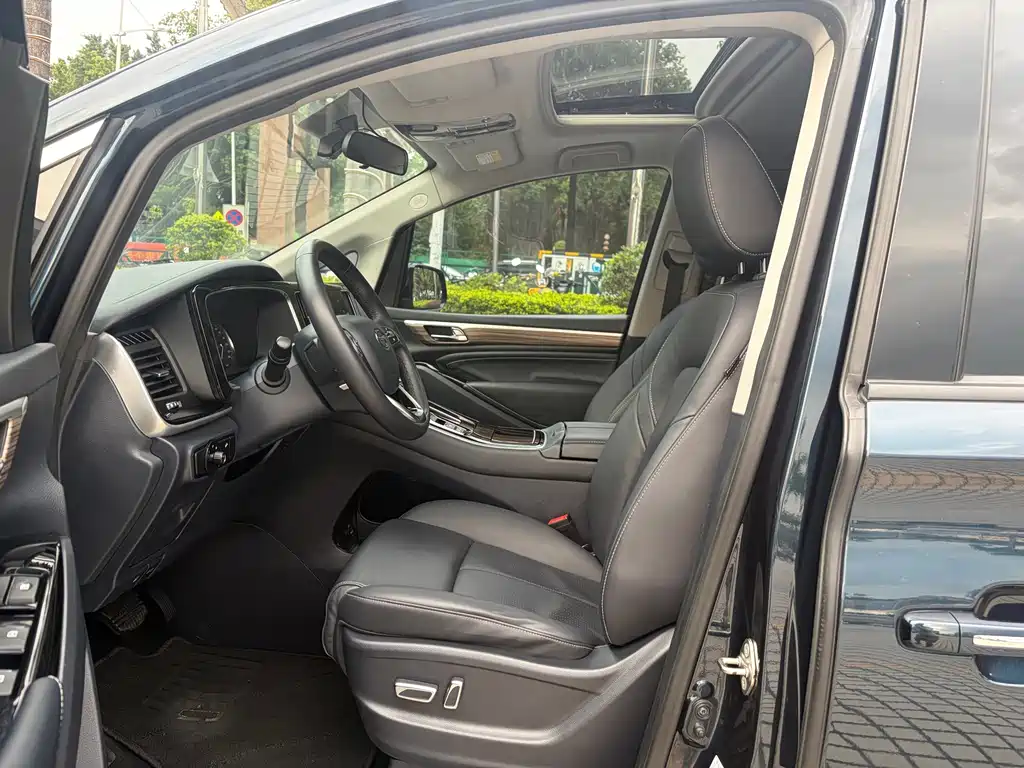GAC Motor Trumpchi M8 — фото 10