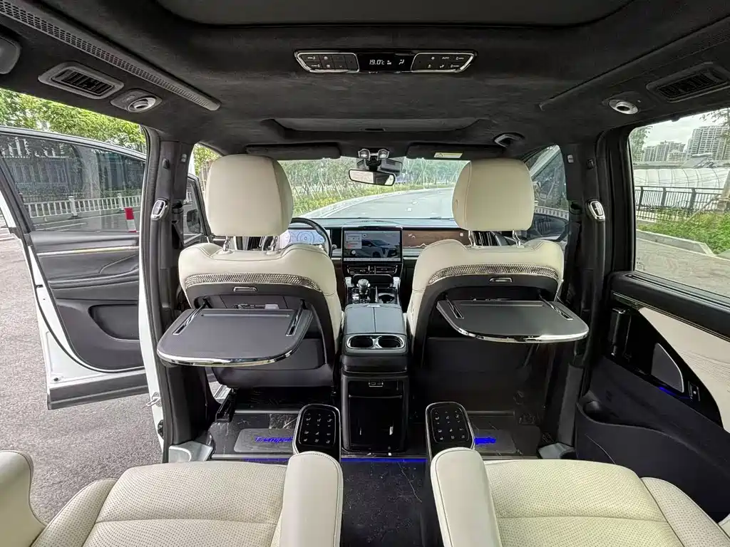 GAC Motor Trumpchi M8 — фото 6
