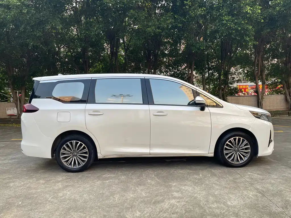 GAC Motor Trumpchi M6 — фото 8