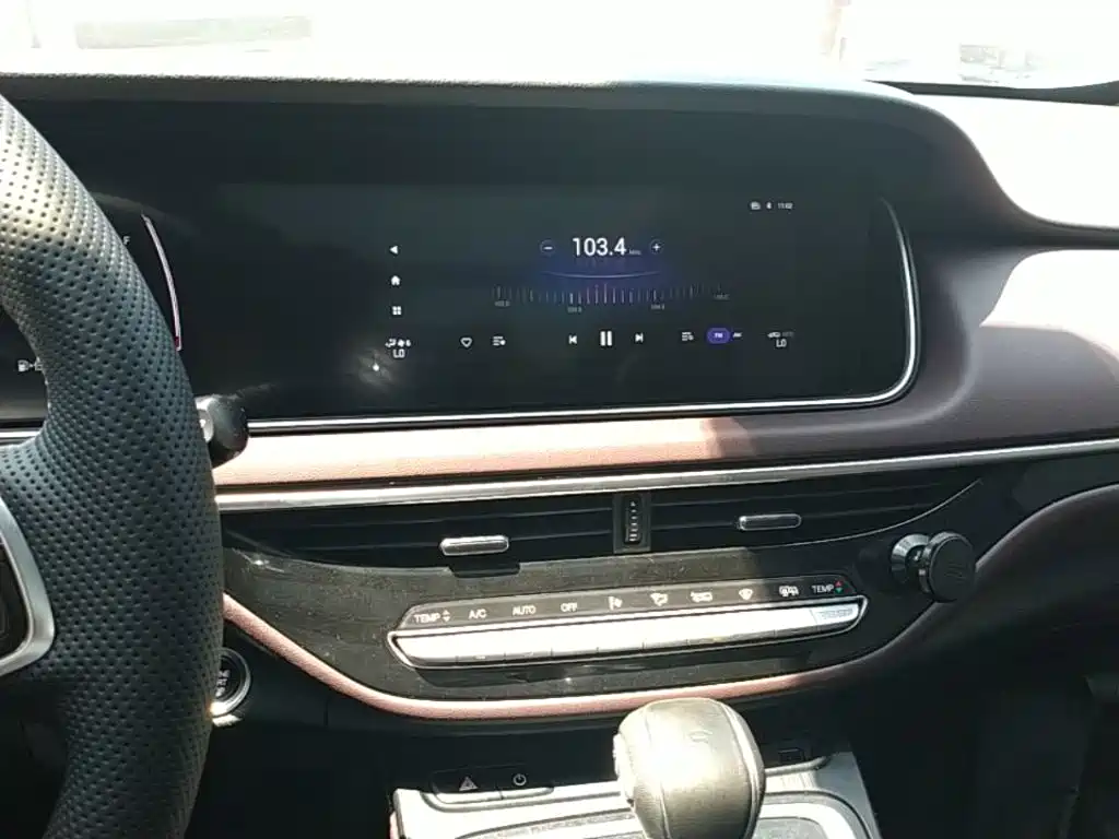 GAC Motor Trumpchi M6 — фото 13