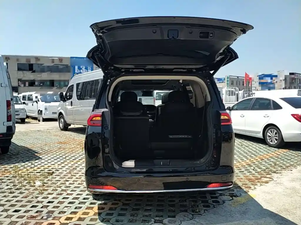 GAC Motor Trumpchi M6 — фото 19