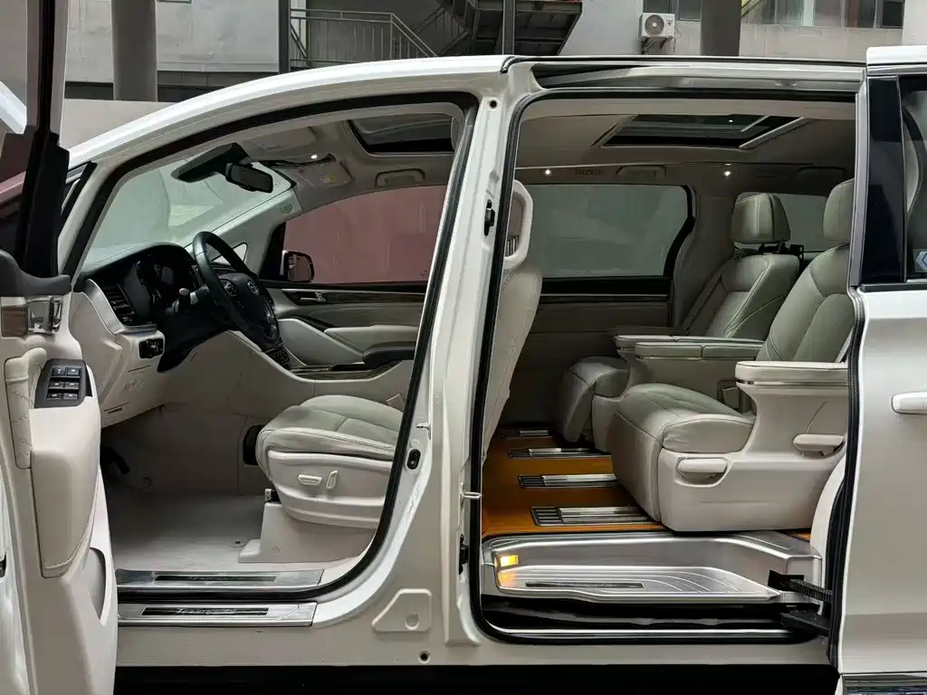 GAC Motor Trumpchi M8 — фото 8